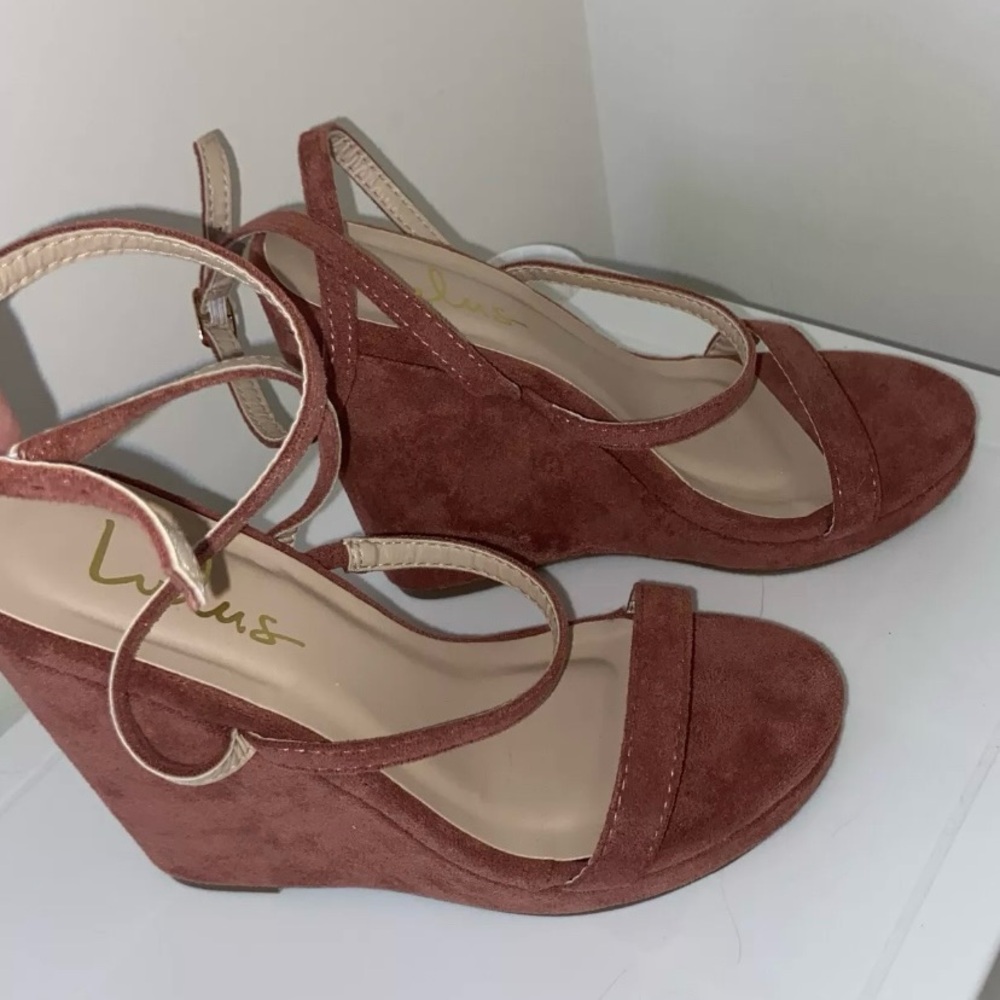 Lulu strapy wedge sandal - mauve suede size 6